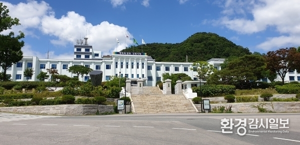 강원도청사 