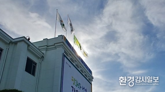 31일 강원도(도지사 최문순)는 전국 최초로 LPG배관망 구축사업과 연계한 상생형 온실가스 배출권 거래사업을 추진, 이날 (재)한국LPG배관망사업단 및 한국중부발전(주)과 함께 업무협약을 체결했다.