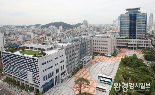 © 제공: 서울신문. 울산시청 전경