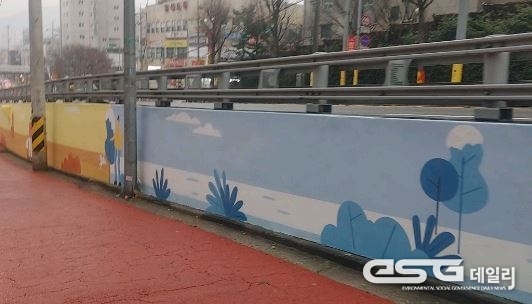 배봉초교입구 벽화길