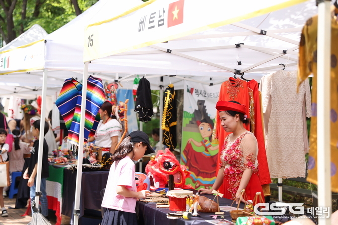 다문화축제 소개부스