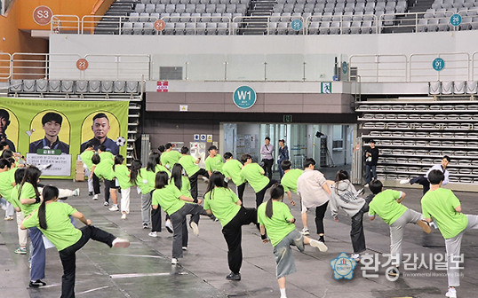 탈북 청소년 대상 스포츠 캠프 강완진 선수 태권도 강습