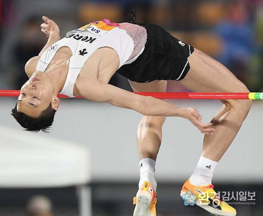 우상혁이 2025 구미 아시아육상선수권대회 높이뛰기 결선 2m29의 기록으로 우승했다.